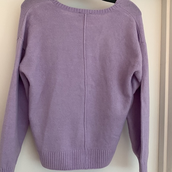 Vince Camuto lilac x-small sweater. Loose fitting, drop shoulder. New. - Picture 3 of 3
